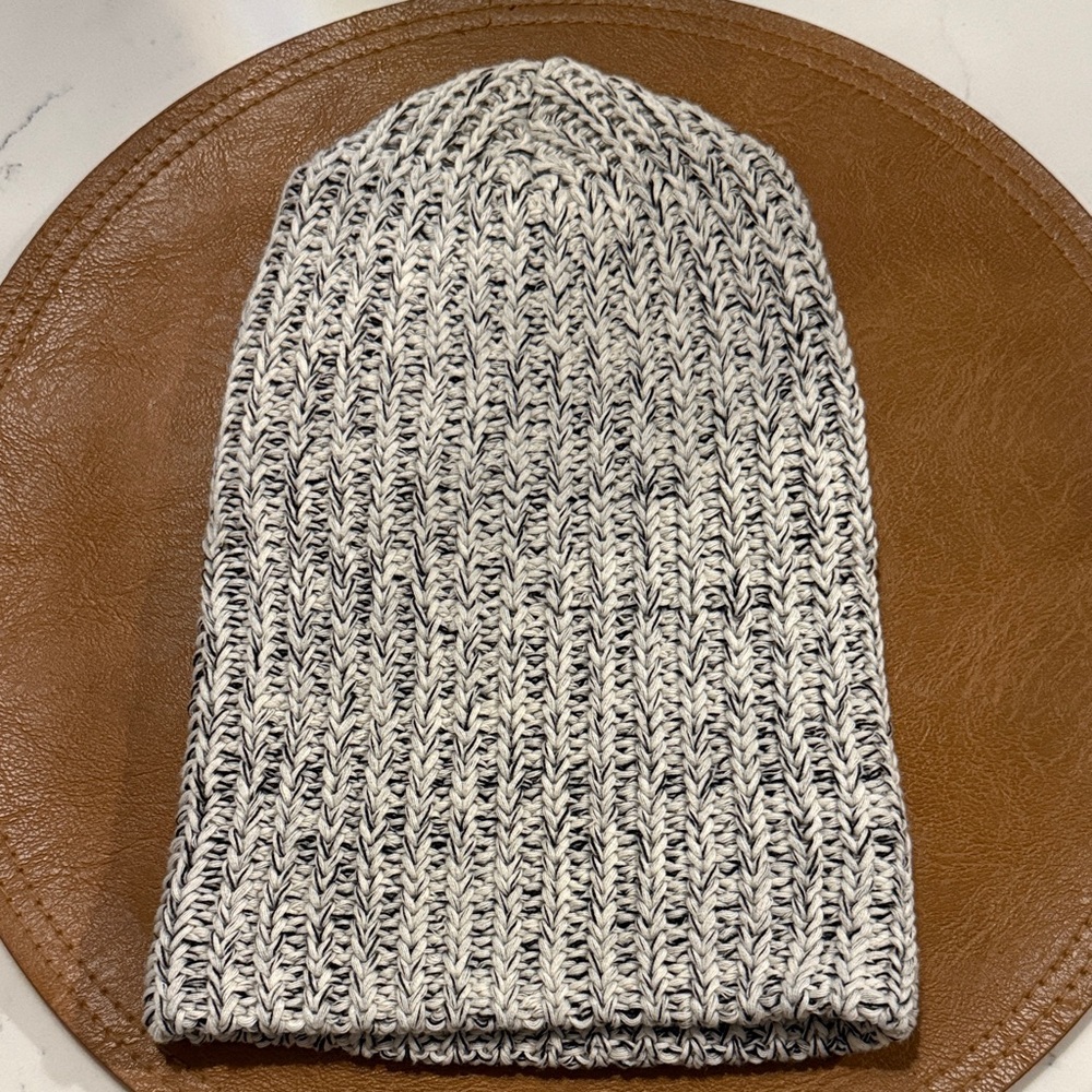 love YOUR melon Classic hat knit beanie Black and White New - Picture 3 of 3
